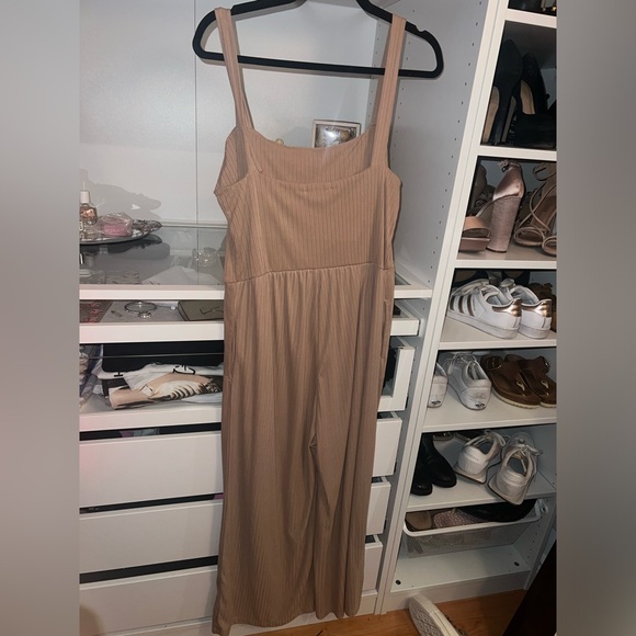 Ribbed Jumpsuit - Picture 5 of 5